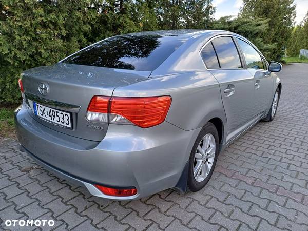 Toyota Avensis 1.8 Premium - 4