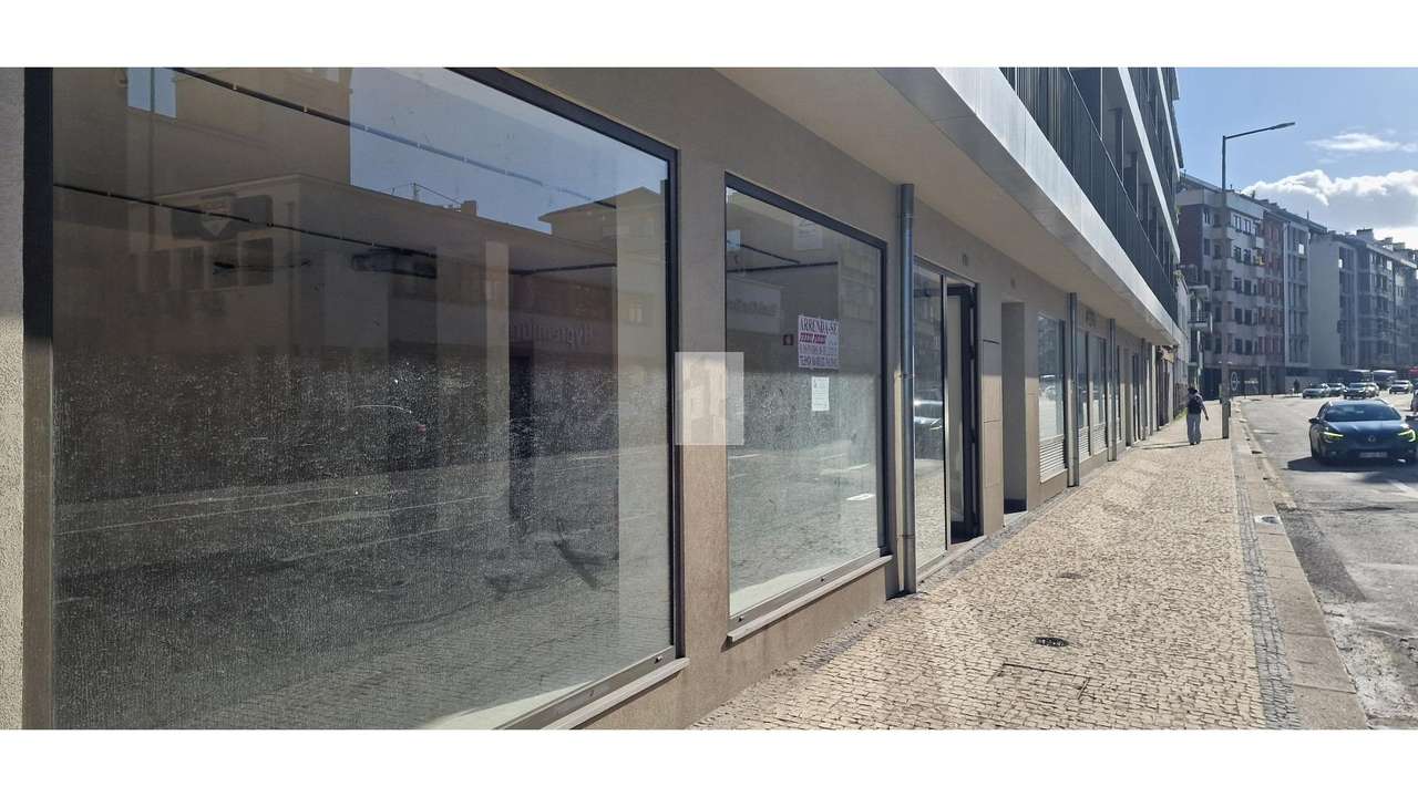 Loja - Parque Covelo - Grande imagem: 5/13