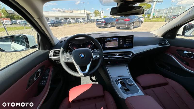 BMW Seria 3 320i - 17