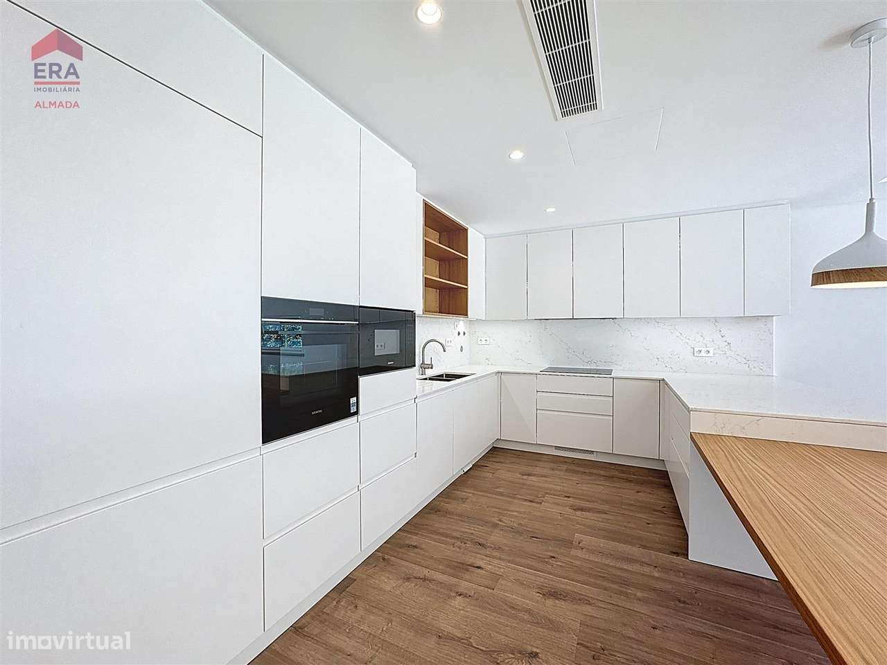 Nova Moradia em Almada , 5 suites, garagem e jardim-14