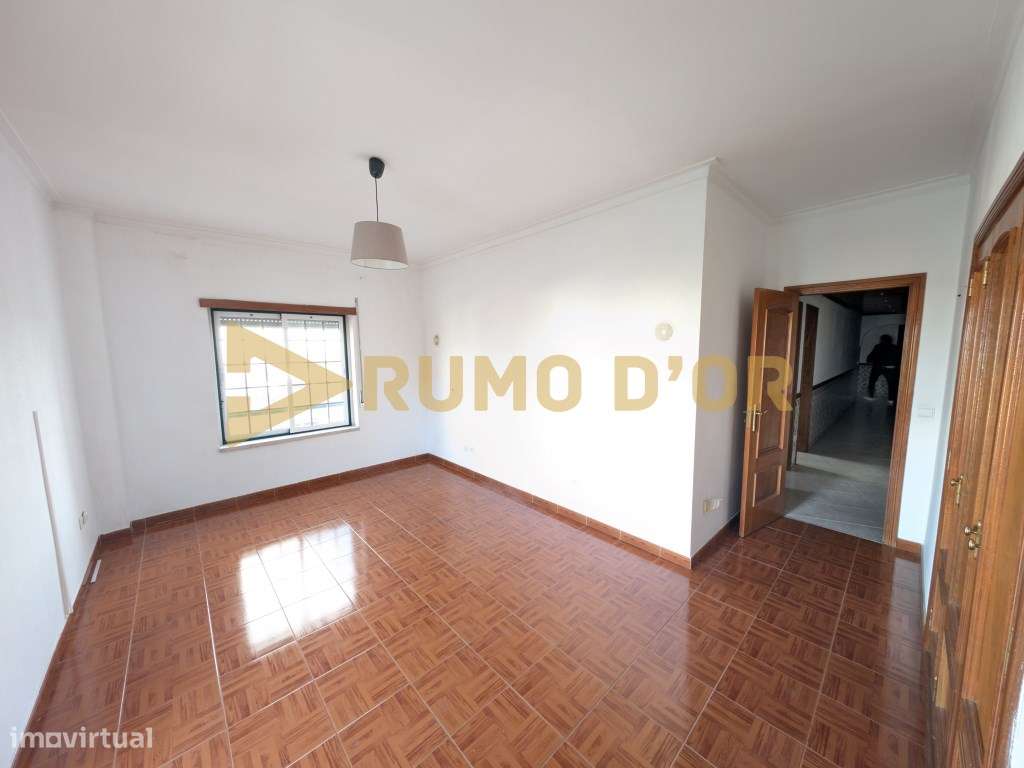 T3 COM VISTA RIO, VARANDAS, BOX 40M2-3