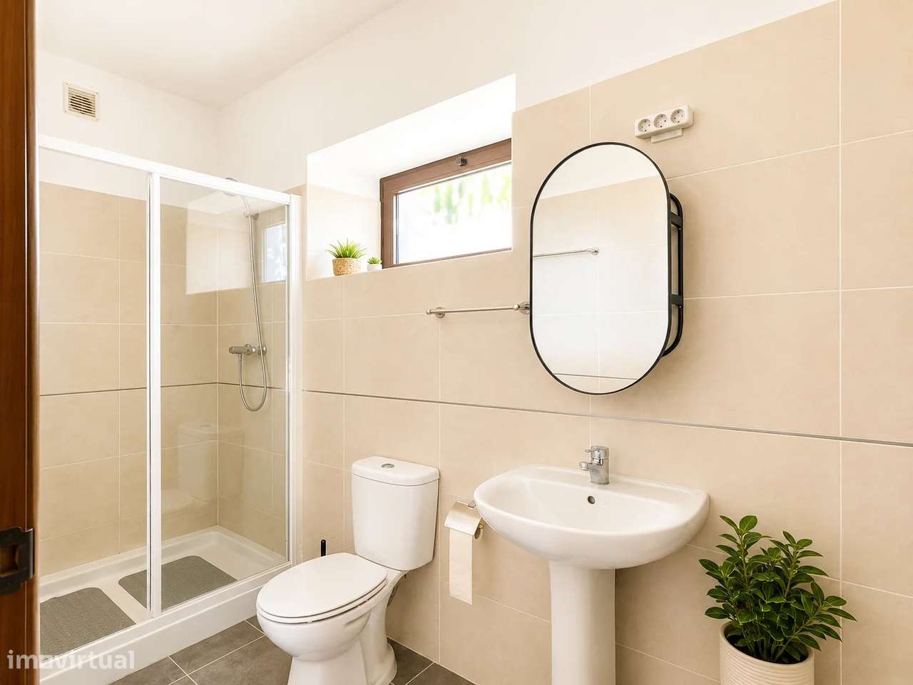 Quinta com Moradia T4 em Pedra, História e Natureza em Harmonia em Arc-23