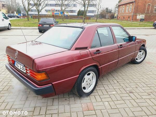 Mercedes-Benz W201 (190) - 3