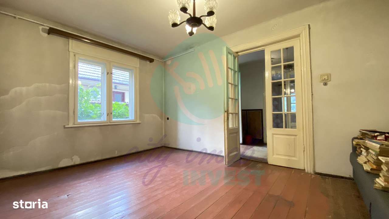 Parter de villa cu mic curte, Piata Alba Iulia