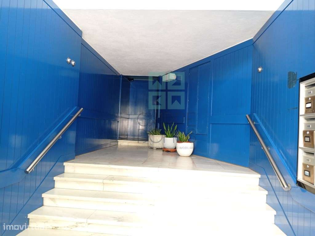 Apartamento T3 , remodelado, no Lumiar - Lisboa-39