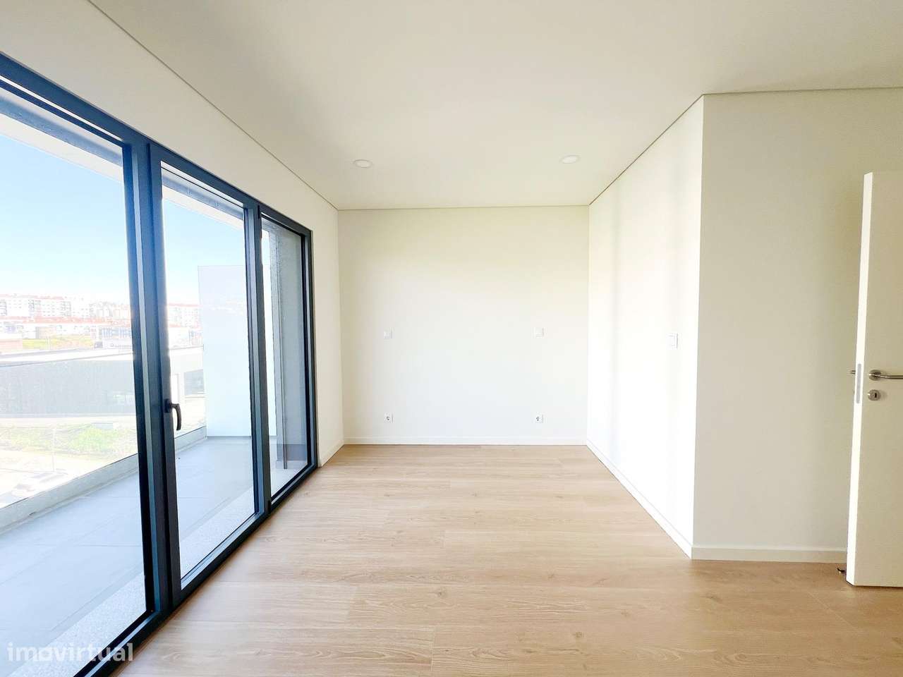 T2 novo c/ estacionamento e varanda - URBANIZAÇÃO MOINHOS DO...-27