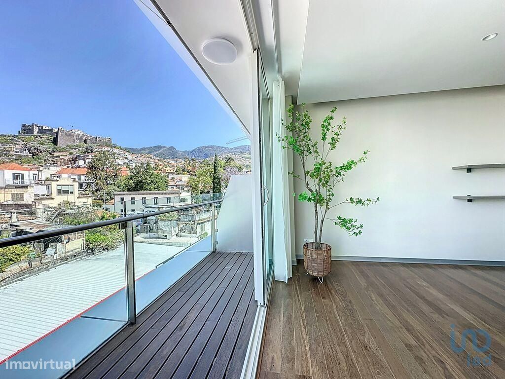 Apartamento T3 em Madeira de 215,00 m2