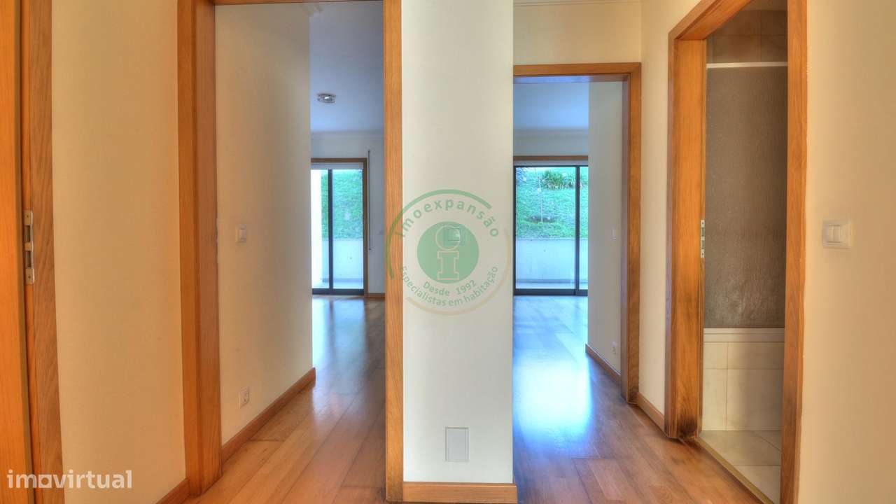 Apartamento T3 com 2 Garagens-15