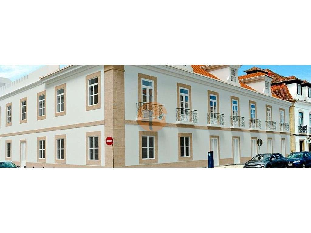 Apartamento T3 duplex à venda em Edifício Pombalino-8