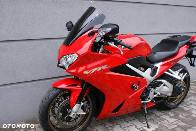 Honda VFR - 11