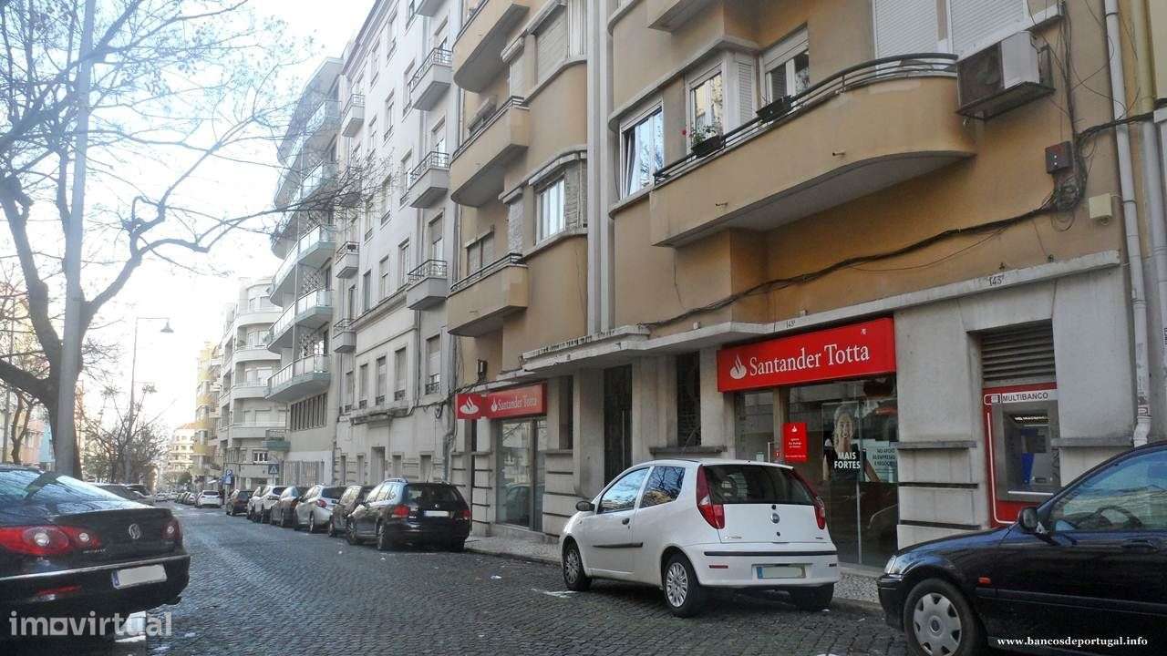 Imóvel comercial de 406m² em Avenidas Novas-0