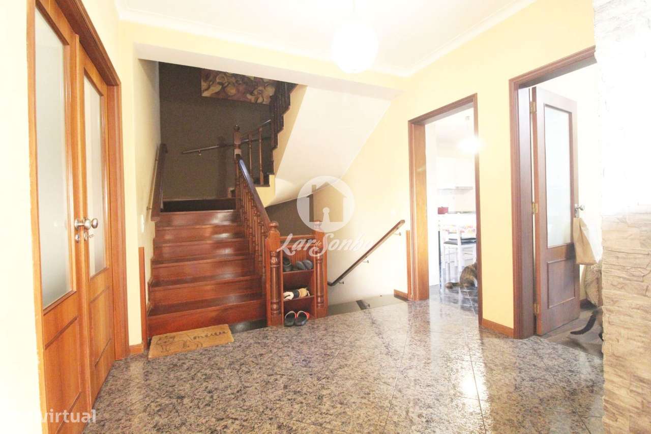 Imponente moradia T4 com 3 frentes na zona da Missilva em Baguim do...-17
