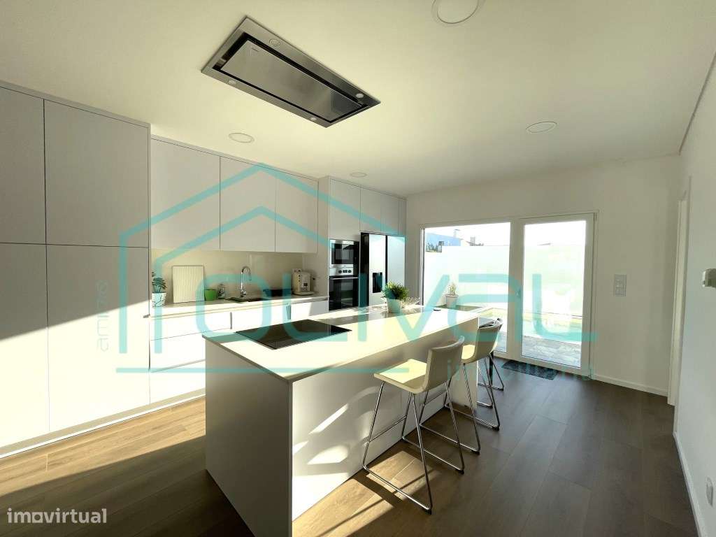 Moradia T3+1 Moderna com Piscina Privada - Conforto, Elegância e Fu...-3