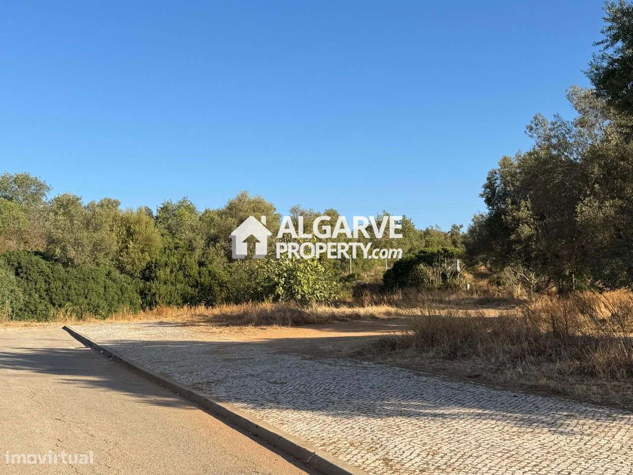 Terreno para construção perto do centro da vila de Boliqueime, Algarve - Grande imagem: 5/8