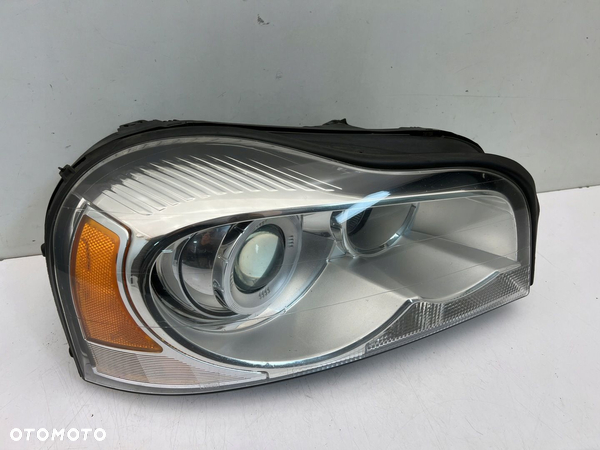 VOLVO XC90 LIFT LAMPA PRZEDNIA PRAWA XENON EUROPA 2010- - 2