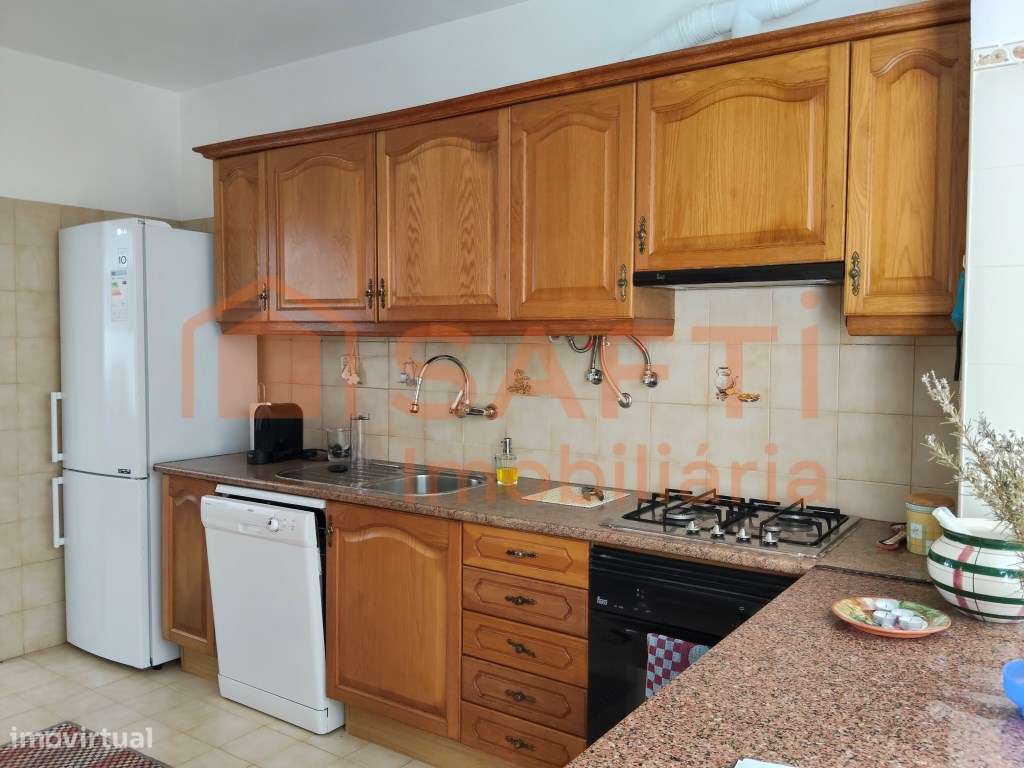 Moradia T4 totalmente equipada em São Martinho das Amoreiras - Grande imagem: 4/44