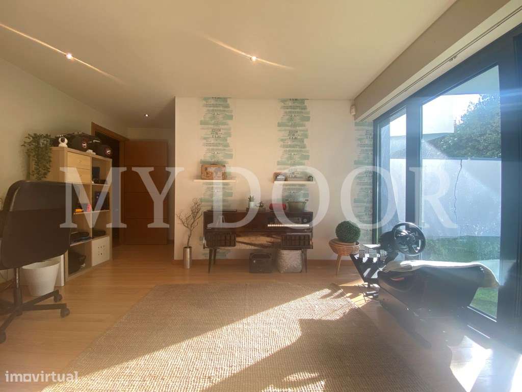 Loures - V4+1 Moradia c/ Piscina Privada - Varanda - Box + 2 parque...-52