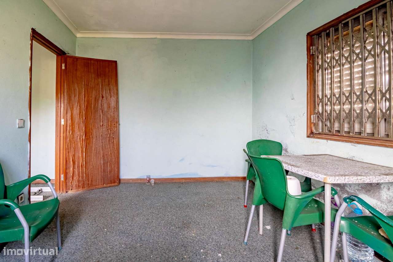 Terreno 1.865 m2 com moradia T1 | Potencial de construção |... - Grande imagem: 3/30