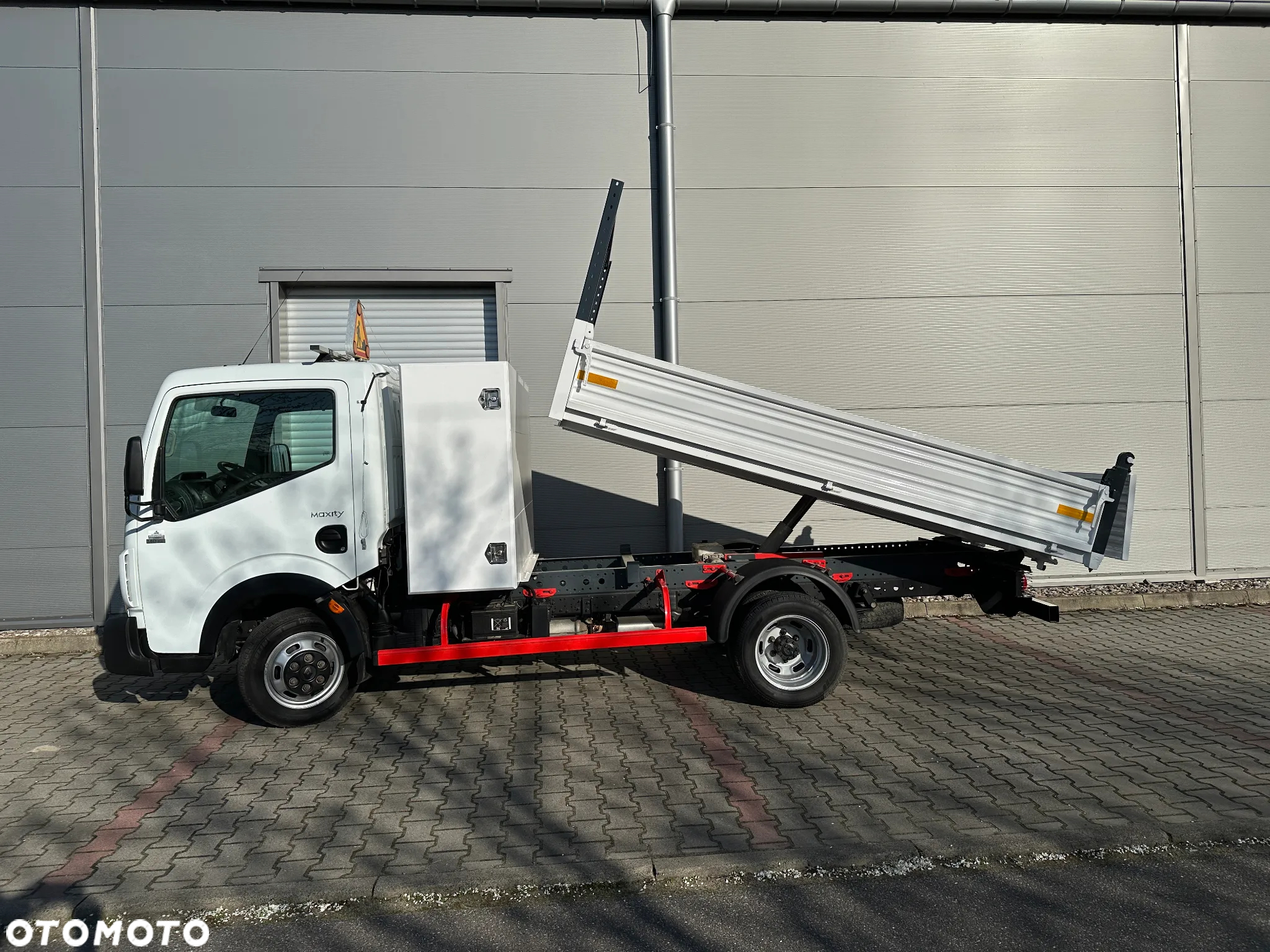 Nissan CABSTAR NT400 35.14 2,5 DCI Kipper Wywrotka Pod HDS Koła 16&quot; Wzmocniony - 3