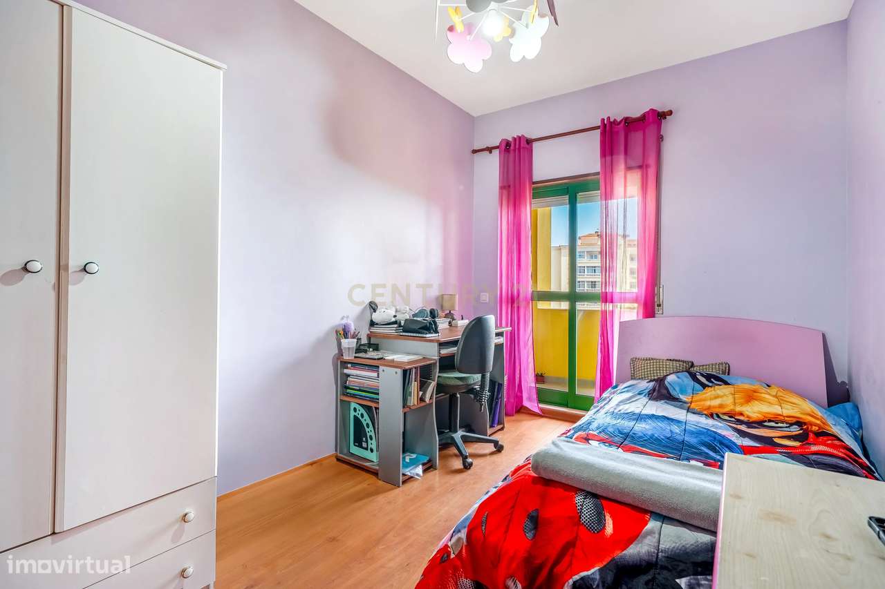 Apartamento T3 com Lugar de Garagem e Arrecadação-7