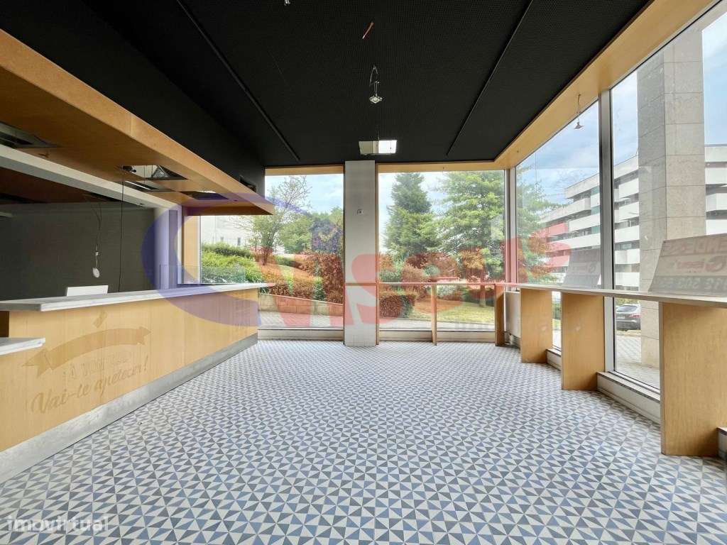 Loja de Rua Oliveira do Douro - Grande imagem: 5/34