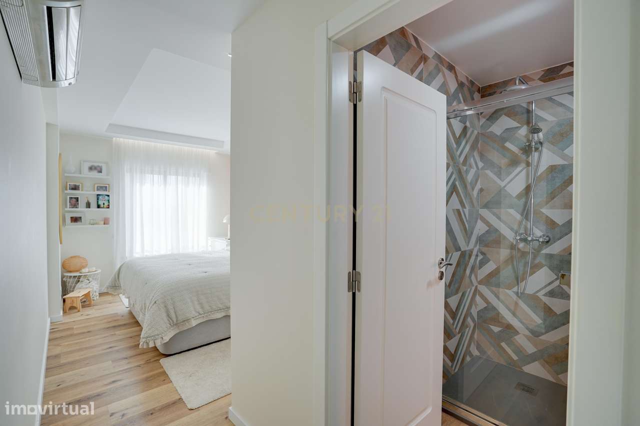 Apartamento T3 na Praça da Concórdia, Montijo-16