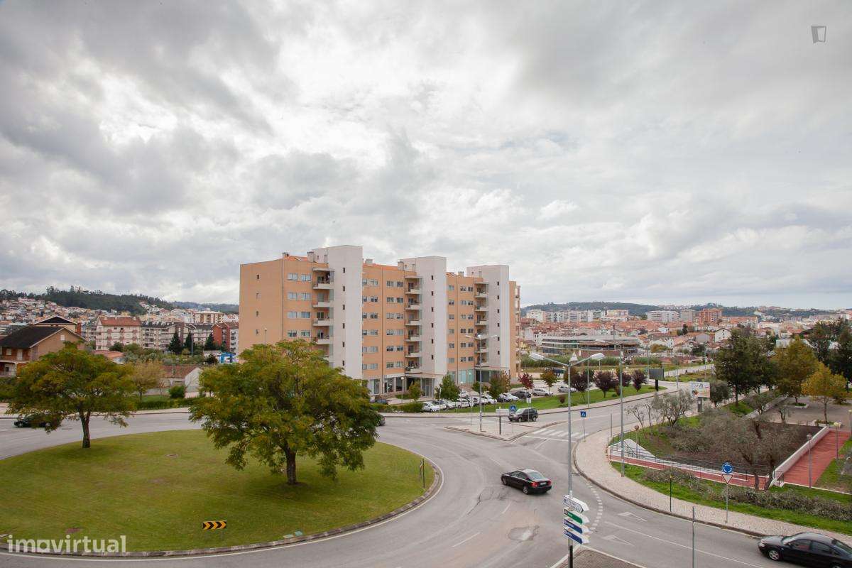 Quarto - localizado em Casal do Bispo Coimbra - Grande imagem: 5/17