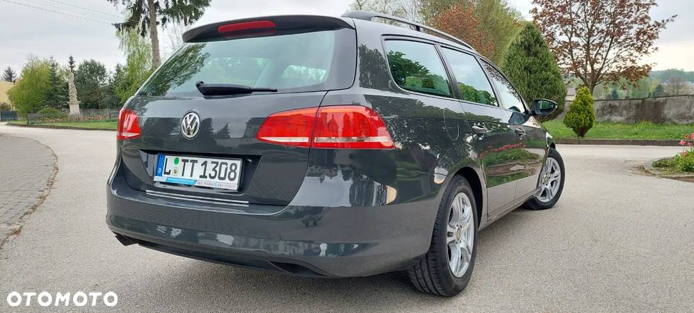 Volkswagen Passat 1.6 TDI Comfortline - 12