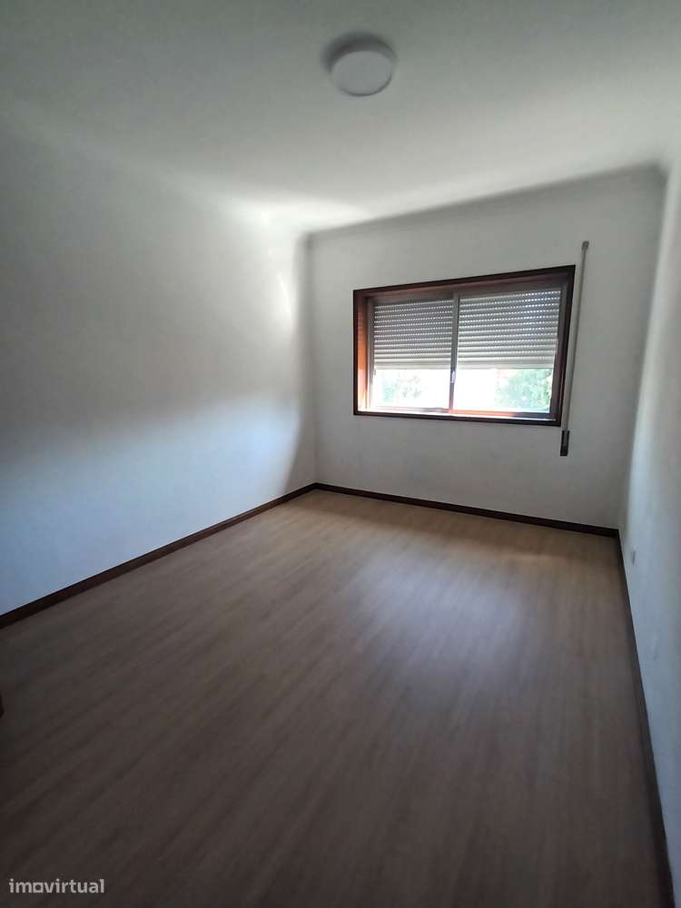 Apartamento T3 renovado na Cidade da Maia-5