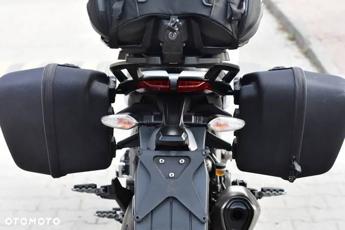 Ducati Hypermotard - 16