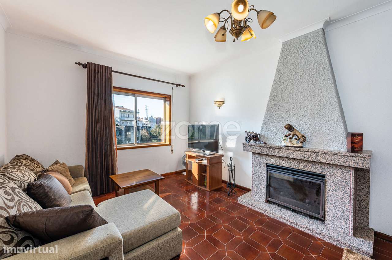 Apartamento T3 em Ermesinde com garagem Box-12