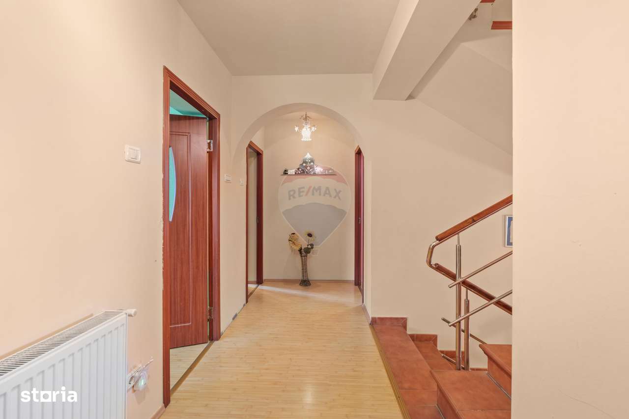 Casă / Vilă cu 6 camere de vânzare - Oraselul Copiilor-13