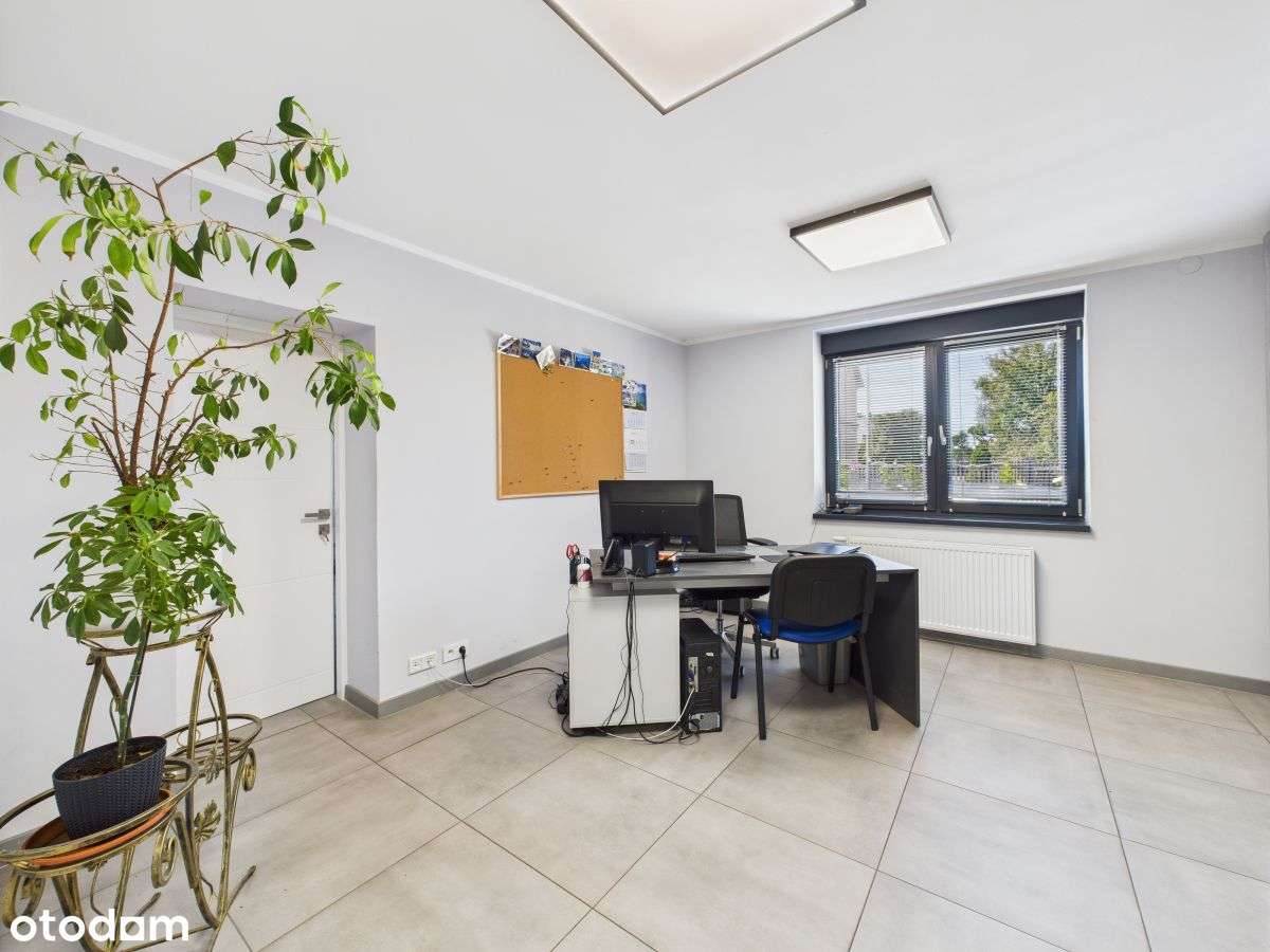 Budynek biurowo-usługowy z parkingiem-7