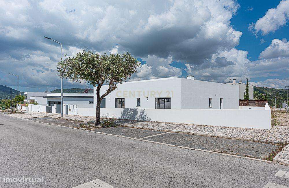 Moradia Isolada em Setúbal - MORADIA NOVA A ESTREAR - Grande imagem: 3/48