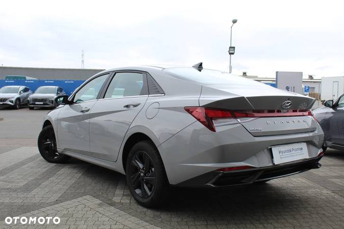 Hyundai Elantra 1.6 Smart CVT - 8