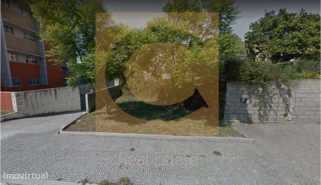 LUGAR DE GARAGEM - Edifício junto ao Pólo Universitário-1