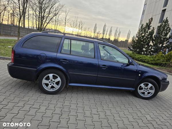 Skoda Octavia 1.6 Ambiente - 18