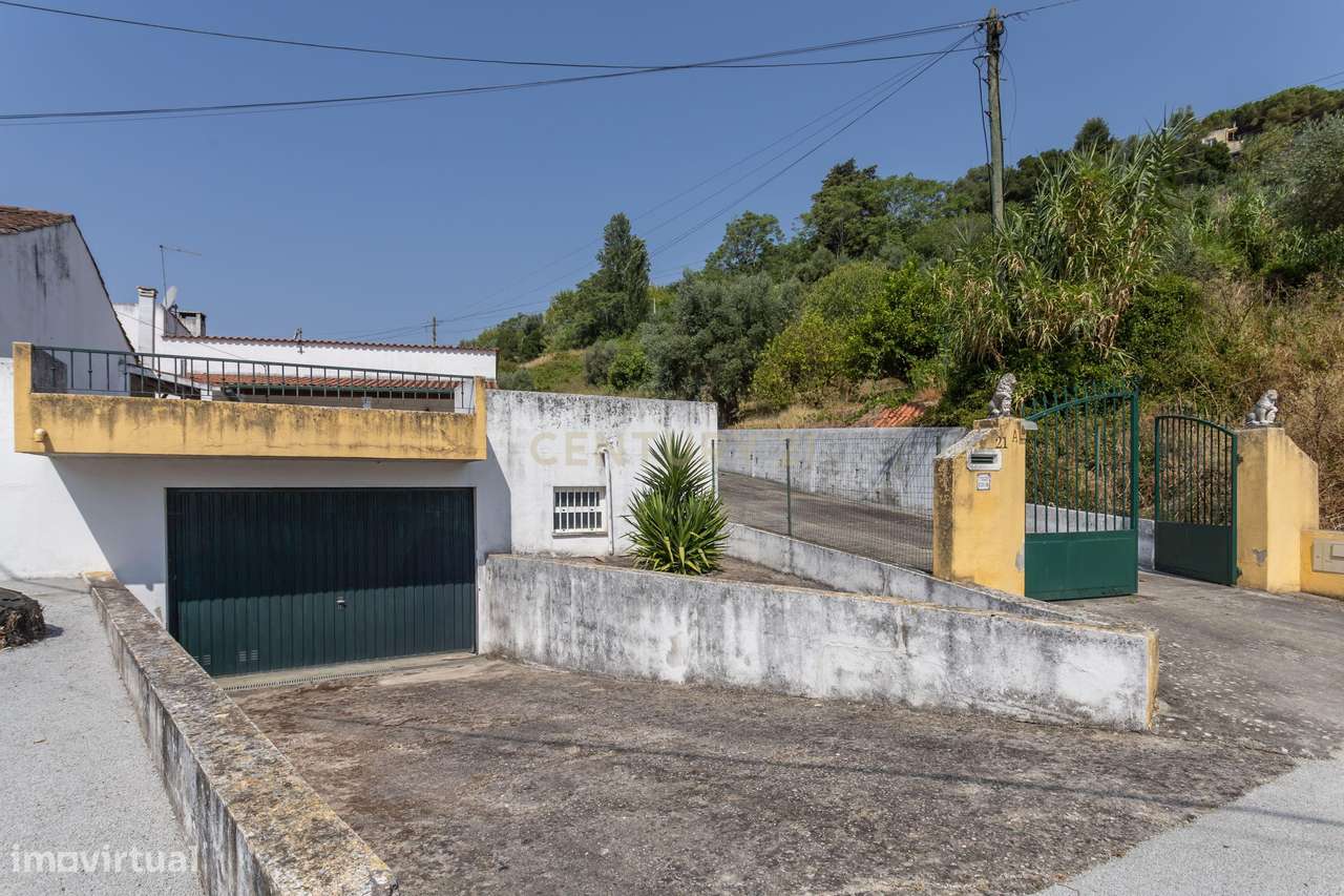 Moradia T2 com Terreno 7600m2 em Tomar-28