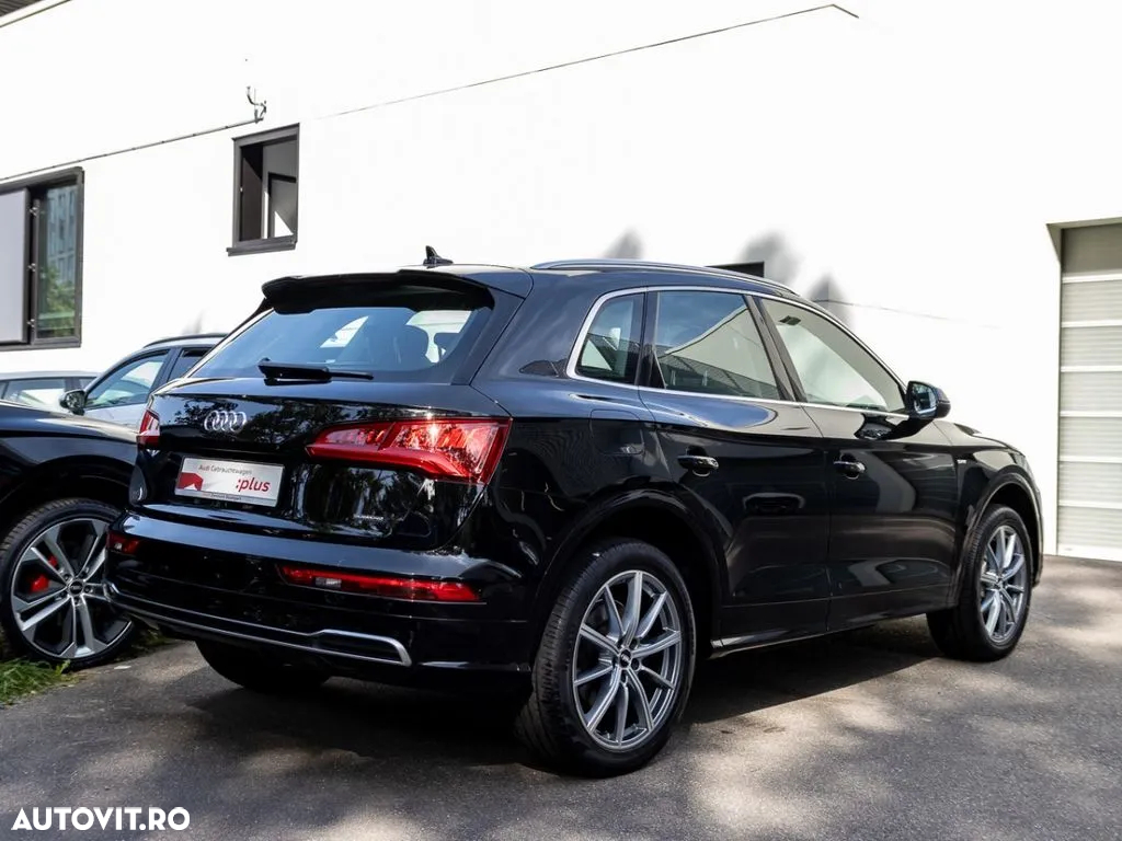 Audi Q5 2.0 40 TDI quattro S tronic Design - 5