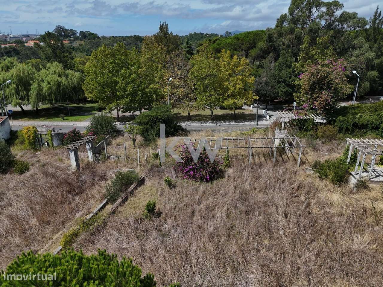 Quinta com 6600 m2 para reabilitação | Nova construção em Belas - Grande imagem: 5/15