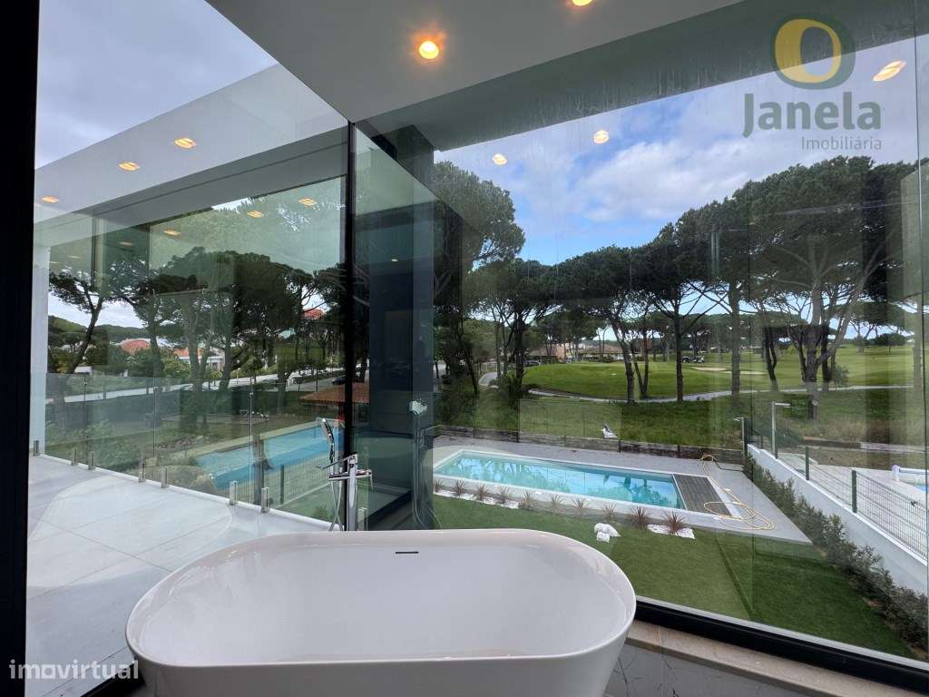 Moradia T4 de Luxo com Piscina, em Primeira Linha de Golfe, Vilamoura-31