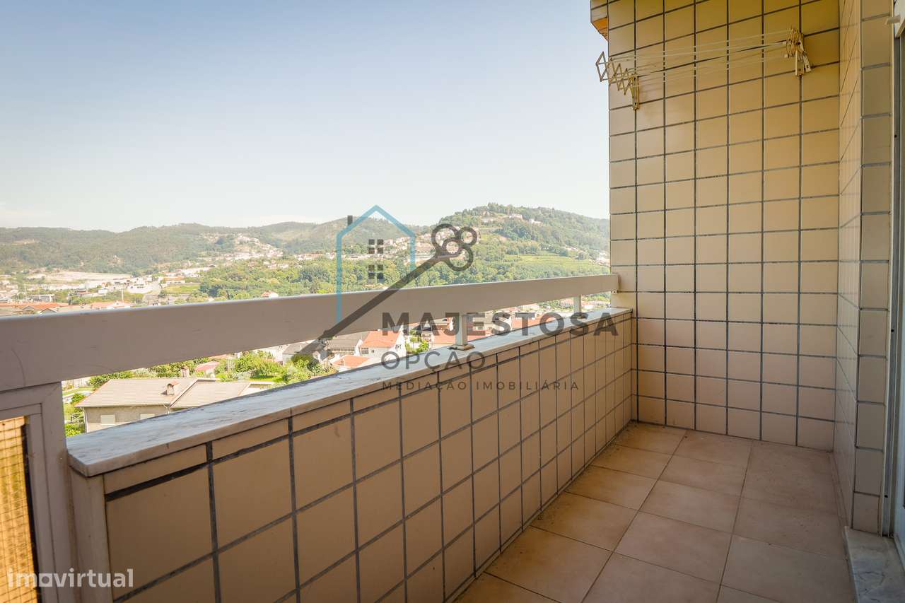 Apartamento T3 no Último Andar com Garagem — Gualtar (Braga)-27
