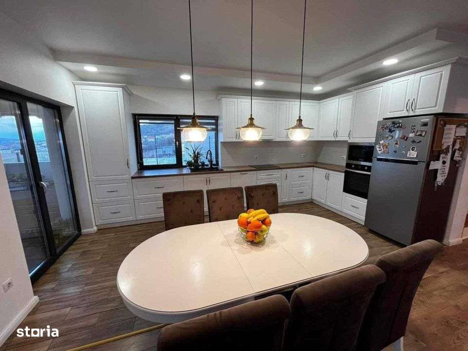 Casa in Dezmir 300 mp.utili,4 dormitoare - Imagine principală: 4/7