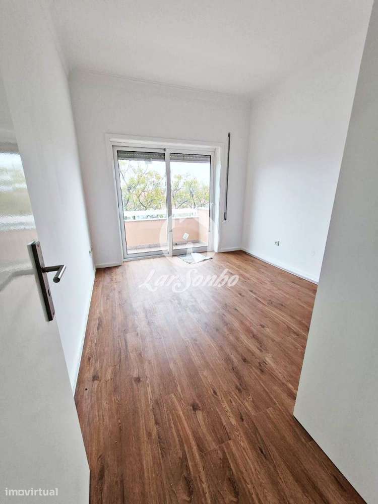 Apartamento T3, totalmente renovado, com Box, Águas Santas, Maia-13