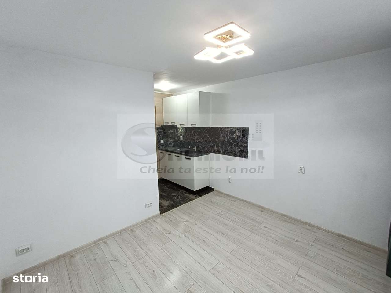 Garsonieră modernă – Nicolina • 34.900 € negociabil - Imagine principală: 4/7