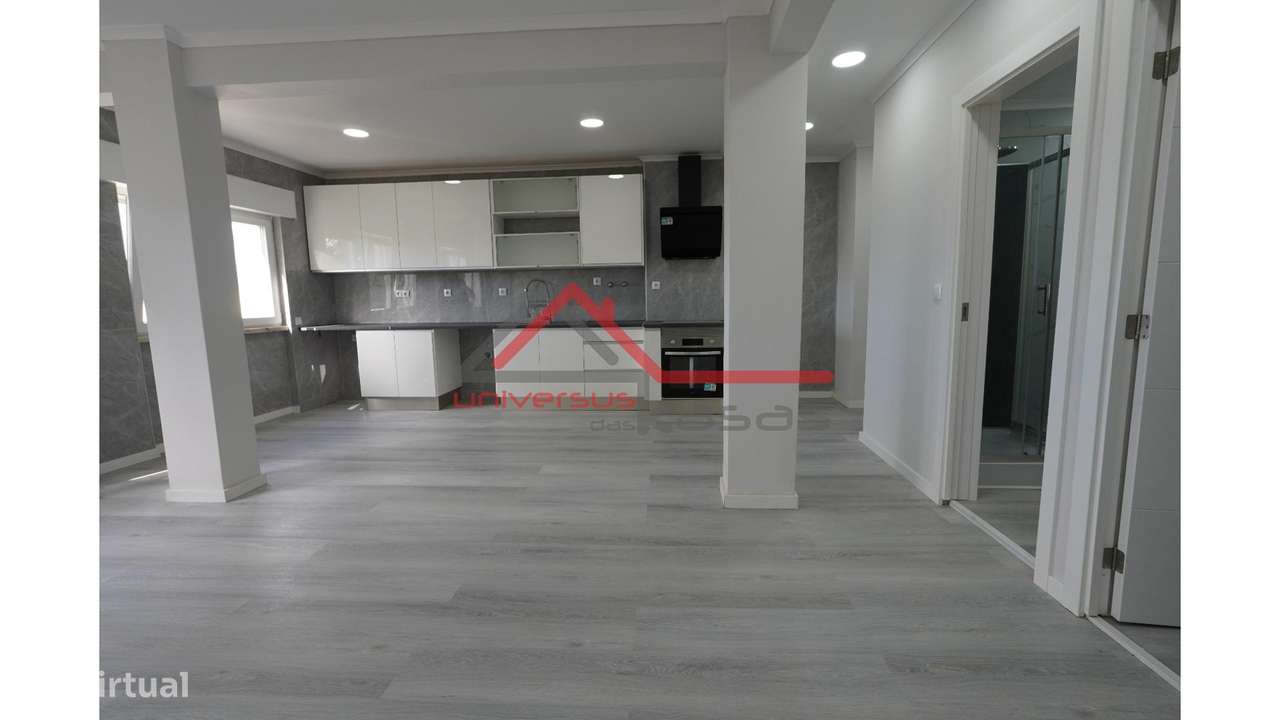 Apartamento T2 Remodelado em Setúbal-1