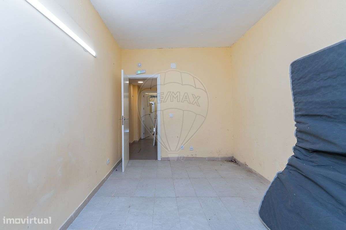 Armazém T12 para venda-12