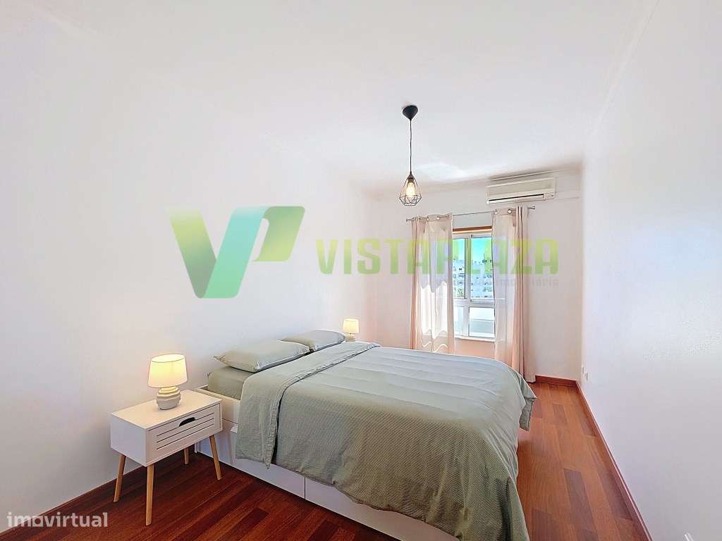 Apartamento T2 com duas casas de banho e espaço de garagem-18