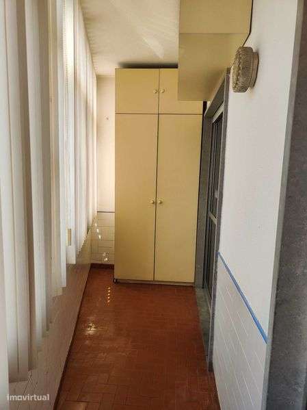 Apartamento T2, mobilado, no centro da Parede, a 10 min. a Pé da praia - Grande imagem: 4/12