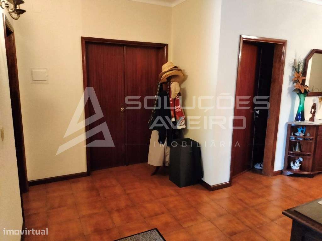 Moradia T4 com Piscina-37
